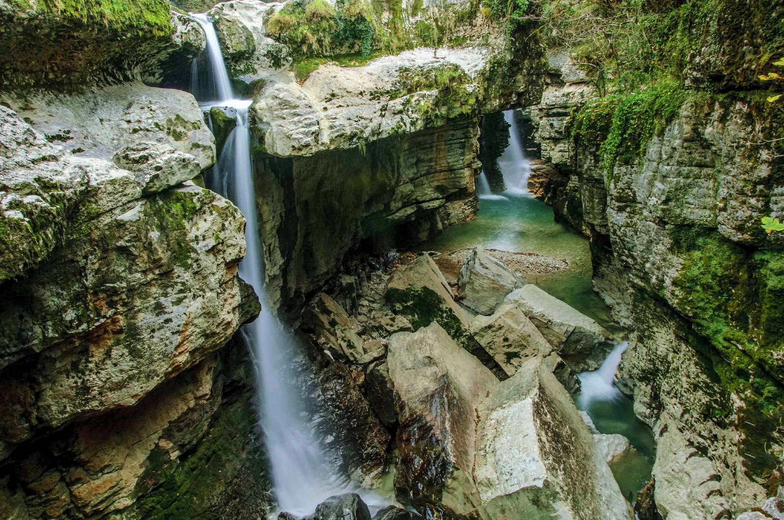Canyons & Waterfalls